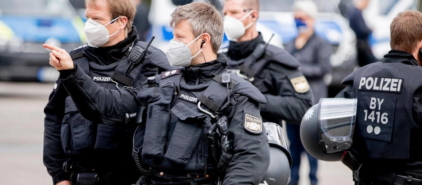 Ανεξέλεγκτη η κατάσταση στη Γερμανία: Συμμορίες Αράβων κυνηγούν γυναίκες και τις βιάζουν